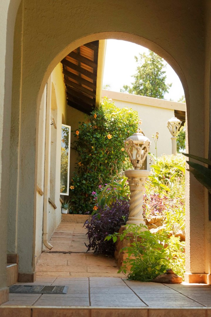 5 Bedroom Property for Sale in Wilkoppies North West